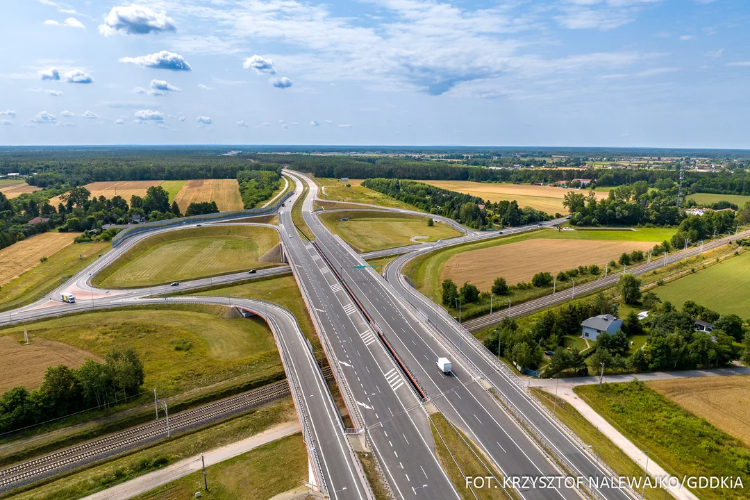 Drogi ekspresowe i autostrady w województwie łódzkim z lotu ptaka