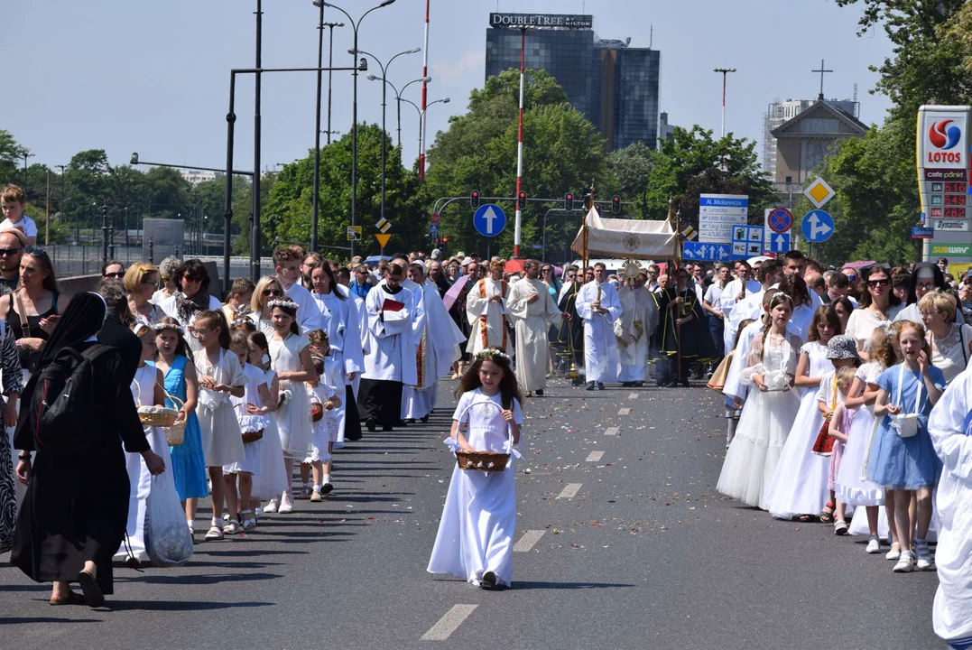 Procesje Bożego Ciała przeszły ulicami Łodzi