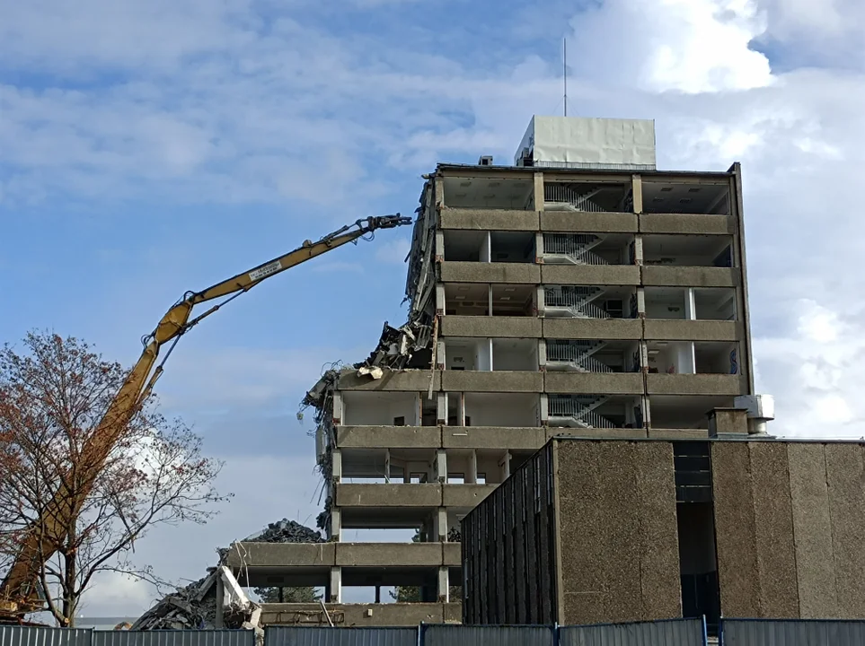 Trwa rozbiórka zakładu przy Lodowej w Łodzi