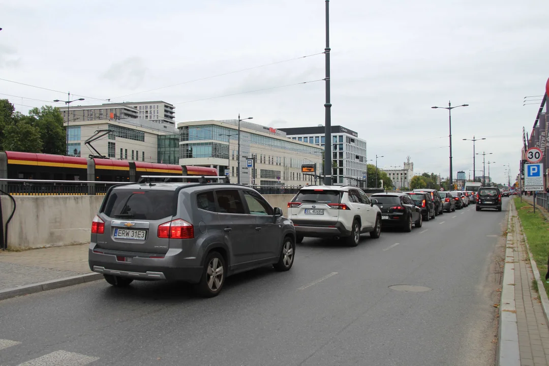Utrudnienia na al. Piłsudskiego w Łodzi - 23.09.2023 r.