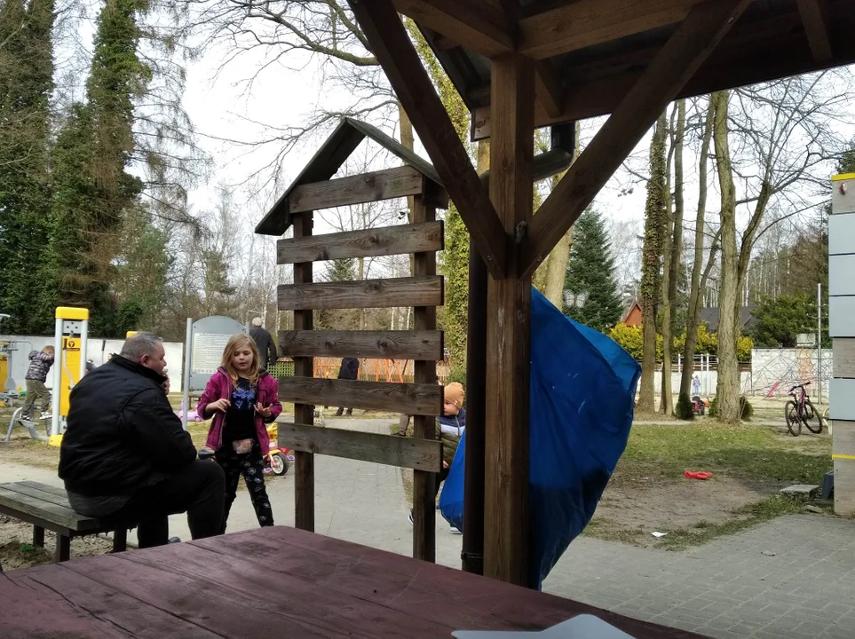 Otwarcie sezonu w Sokolnikach-Lesie. Lodziarnie i plac zabaw [zdjęcia]