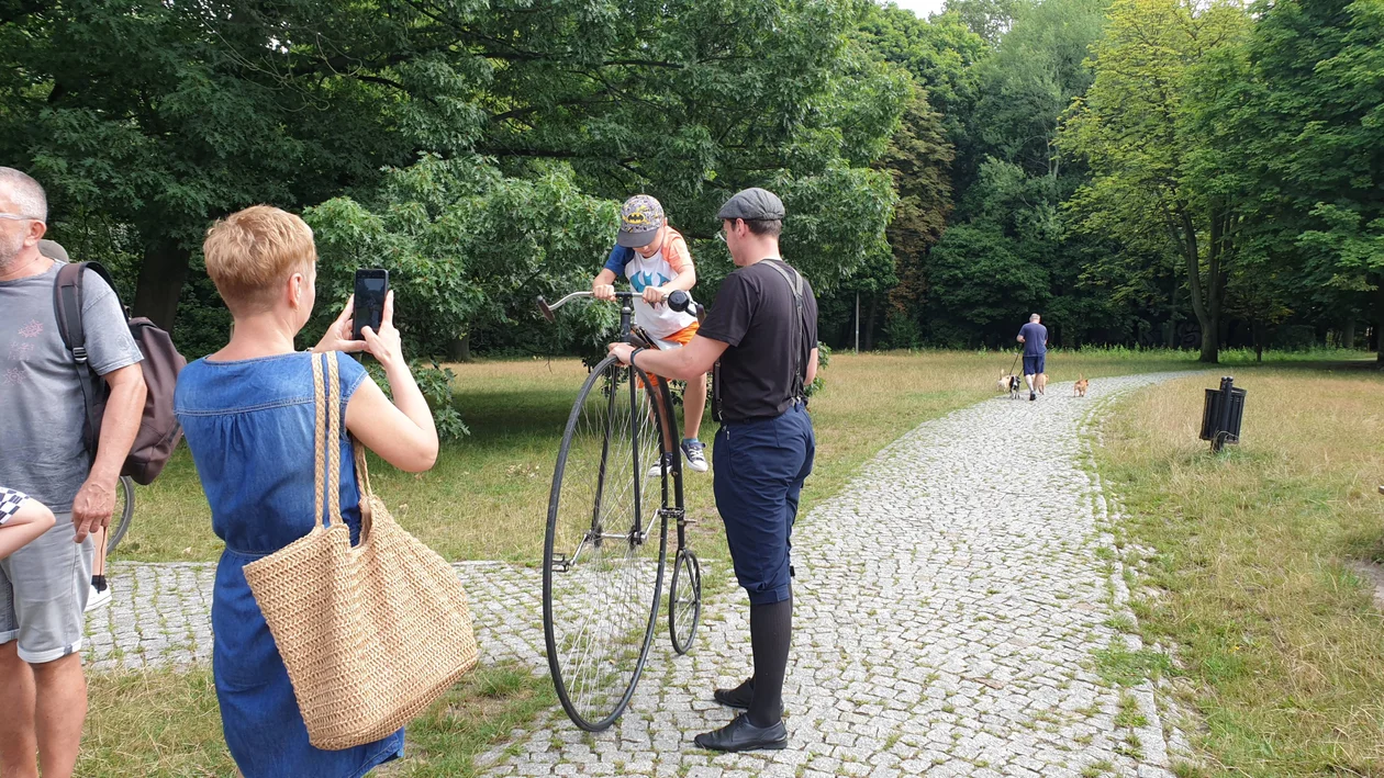 Historia rowerów w Parku Julianowskim na 600. urodizny Łodzi