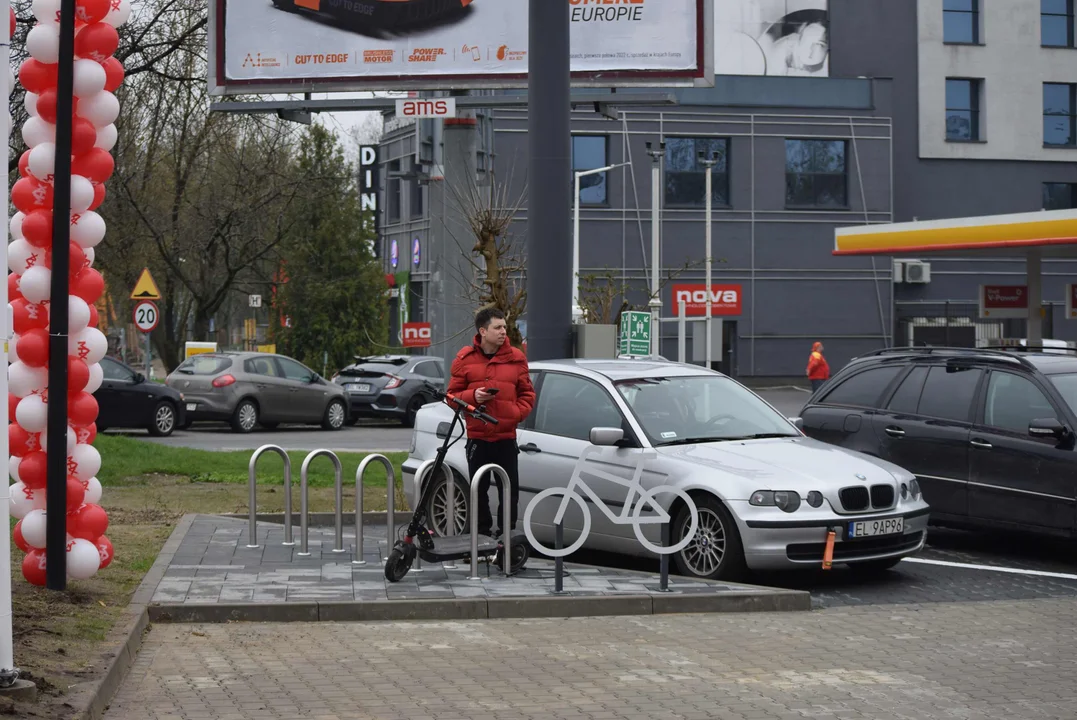 Tłumy łodzian na otwarciu restauracji MAX Premium Burgers. Tego jeszcze w Łodzi nie było [ZOBACZ ZDJĘCIA]