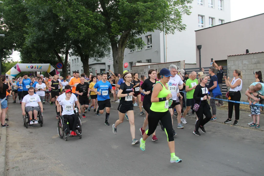 Piknik rodzinny fundacji „Daj piątaka na dzieciaka” na Bałutach