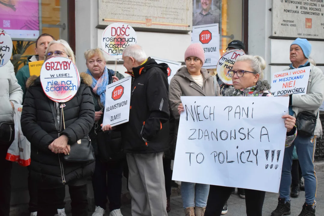 Protest lokatorów pod Urzędem Miasta Łodzi