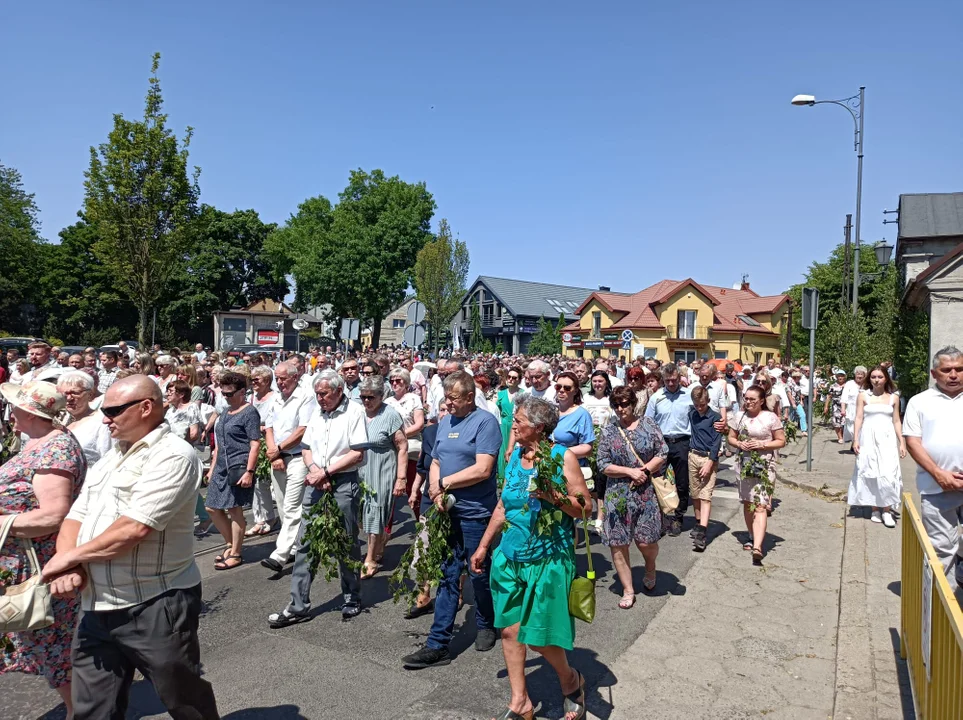 Ulicami Zgierza przeszły procesje Bożego Ciała.