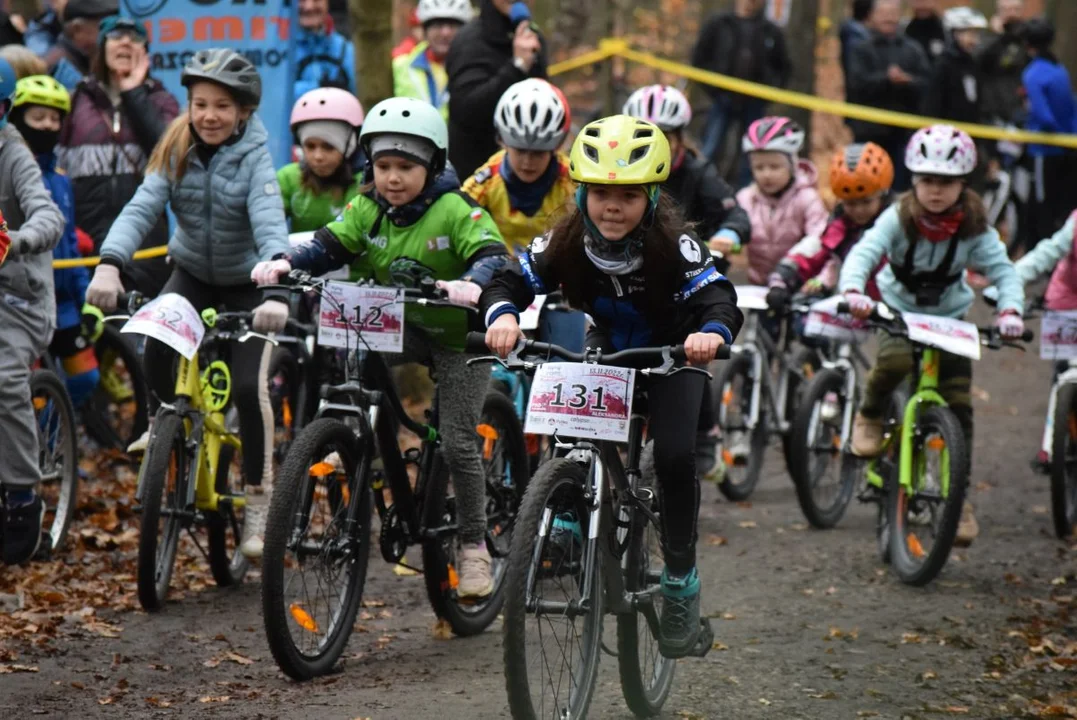 Rowerowy Wyścig Niepodległości w Lesie Łagiewnickim. Co za emocje, co za doping! [zdjęcia] - Zdjęcie główne