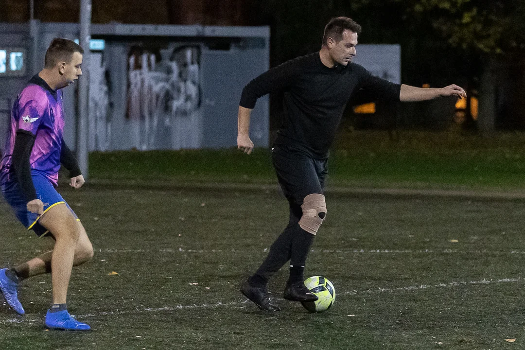 Duże emocje w spotkaniu AGKS 2 oraz FC Farselona w rozgrywkach Playareny