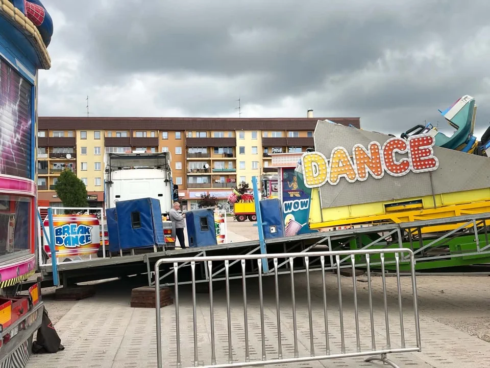 Lunapark Jan Novy już w Kutnie, trwają prace montażowe