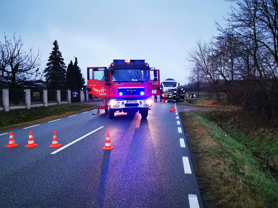 Śmiertelny wypadek w Łódzkiem. Osobówka zderzyła się ze śmieciarką - Zdjęcie główne