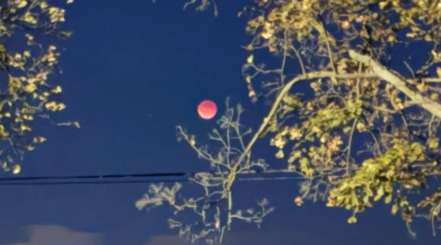 Krwawy Księżyc Piotrków i okolice