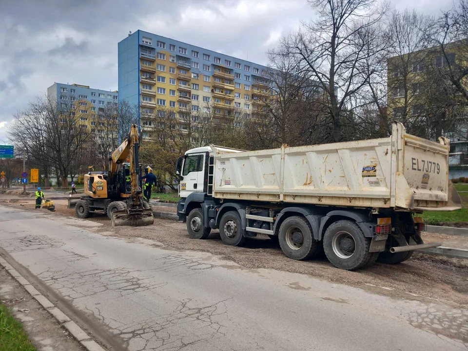 Remont na ul. Lutomierskiej posuwa się powoli naprzód