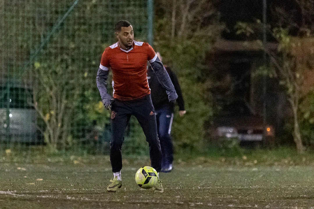 Duże emocje w spotkaniu AGKS 2 oraz FC Farselona w rozgrywkach Playareny