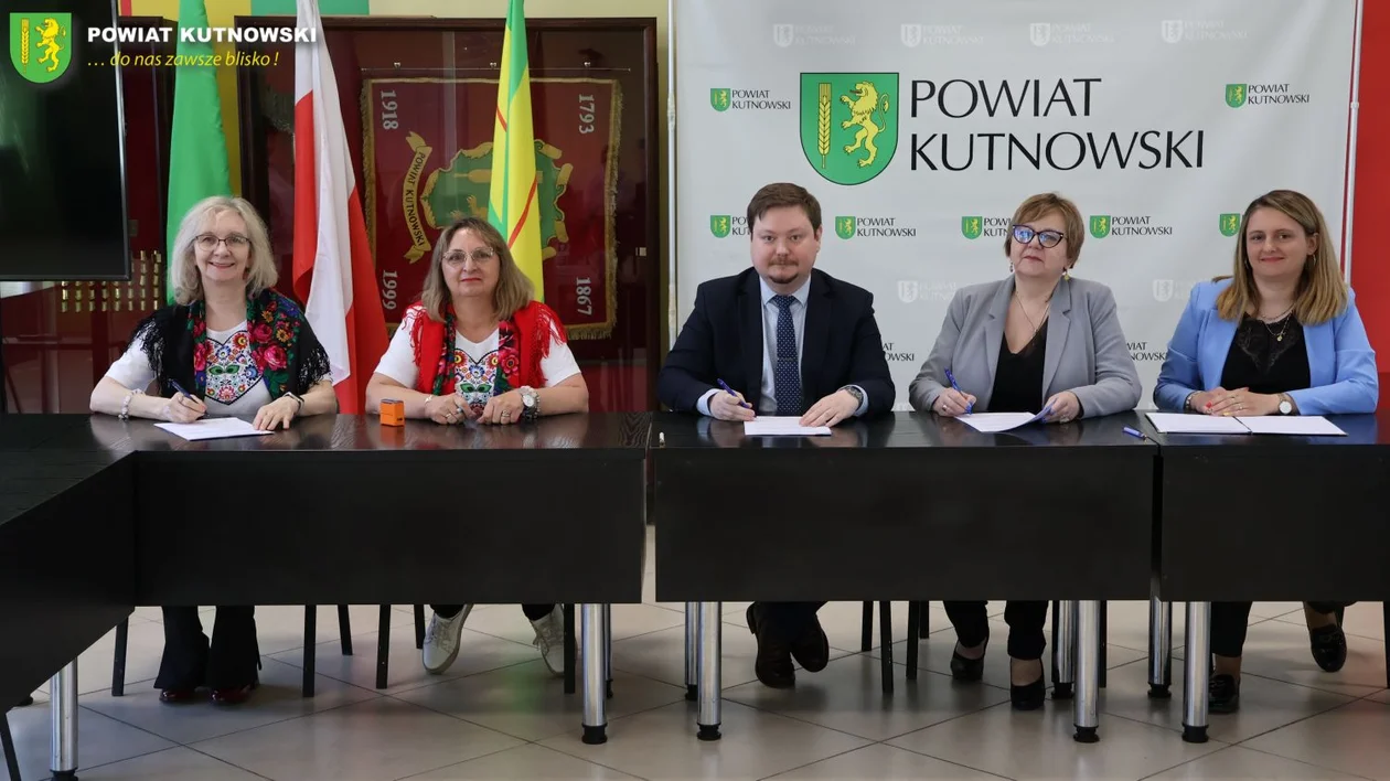 Kultura, tradycja i sport z lokalnym wsparciem. Powiat kutnowski inwestuje w społeczność - Zdjęcie główne