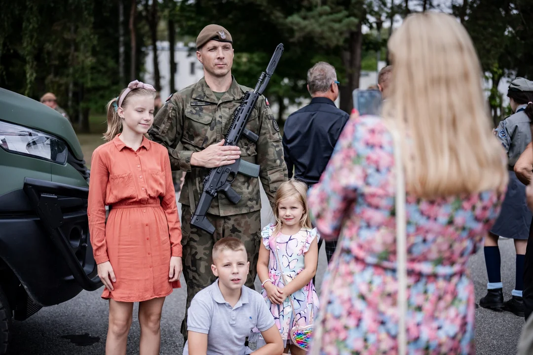 Kolejni żołnierze 9. Łódzkiej Brygady Obrony Terytorialnej złożyli przysięgę [ZDJĘCIA] - Zdjęcie główne