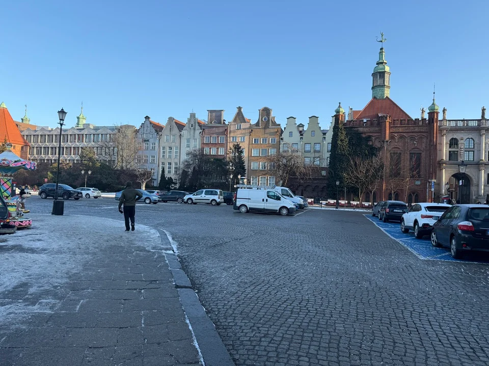 Parking wrócił na Targ Węglowy. Po jarmarku znów można tu zaparkować - Zdjęcie główne