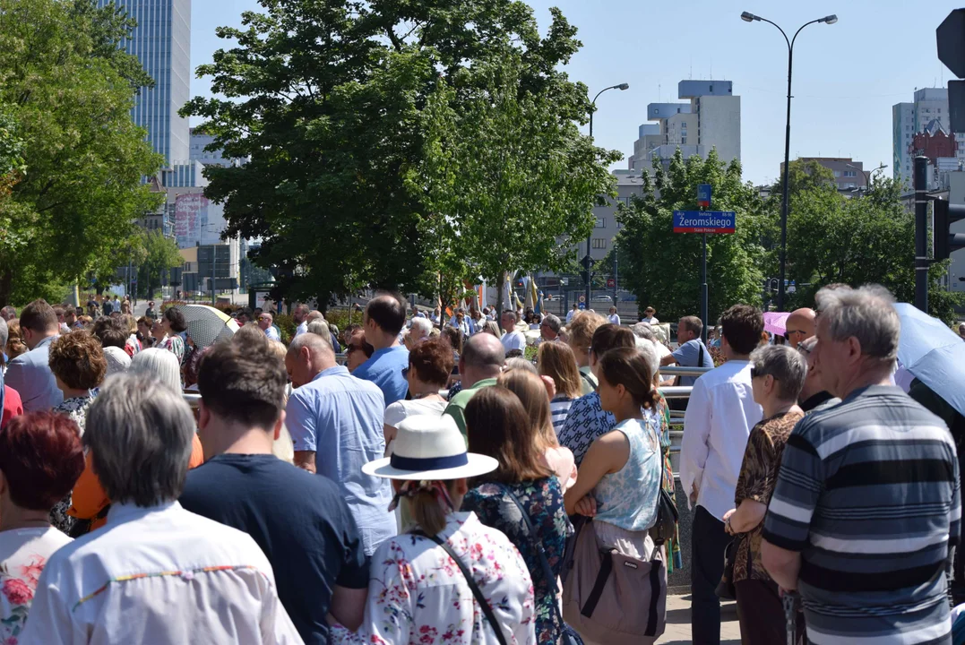 Procesje Bożego Ciała przeszły ulicami Łodzi