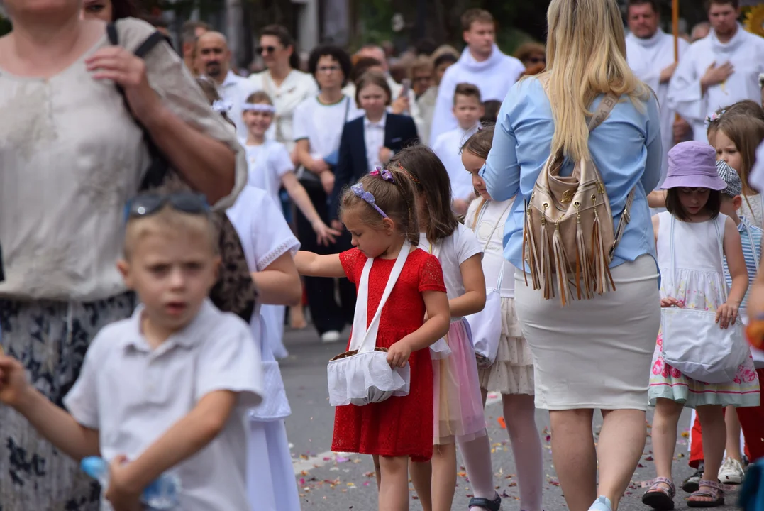 procesja Bożego Ciała w parafii Matki Bożej Dobrej Rady w Zgierzu