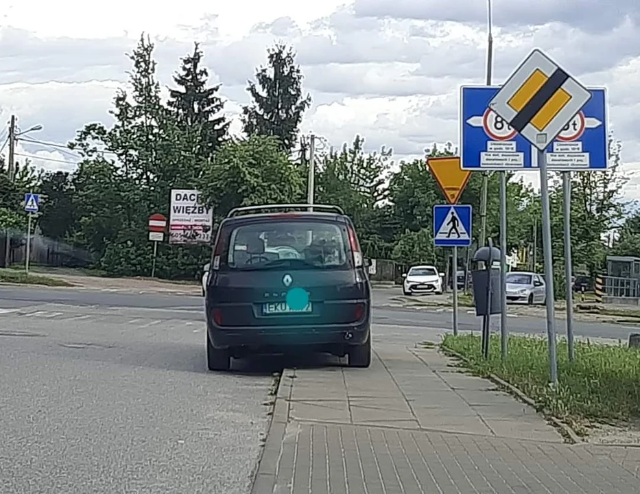 Jak parkują zgierzanie? Kolejna odsłona galerii "mistrzów". Czyżby bili się o palmę pierwszeństwa? [zdjęcia]