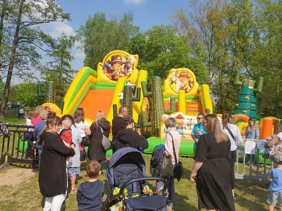 Moc atrakcji na Festiwalu Baniek Mydlanych w Zgierzu. Dzieciaki były uradowane, to wszystko dla nich [zdjęcia]