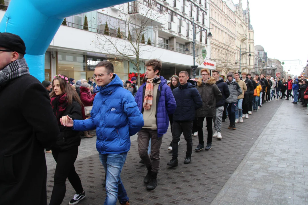 Polonez dla Łodzi 2024 na ul. Piotrkowskiej w Łodzi