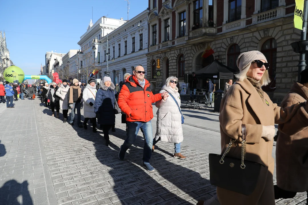 Polonez dla Łodzi. Maturzyści zatańczyli na Piotrkowskiej