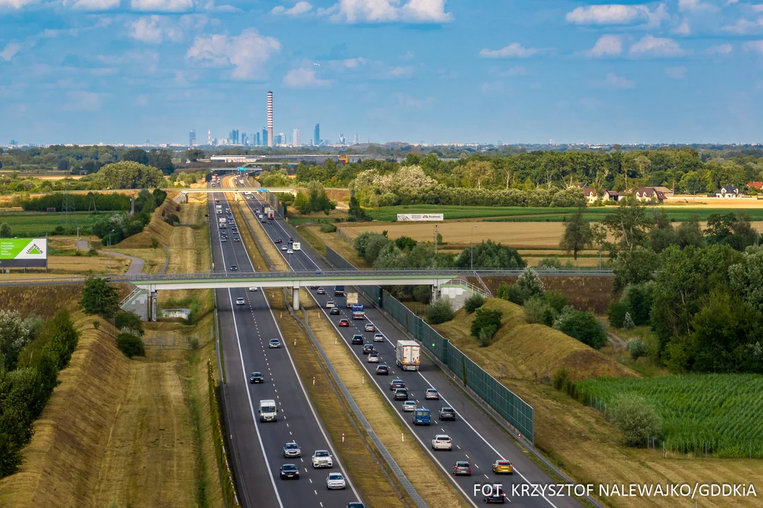 Drogi ekspresowe i autostrady w województwie łódzkim z lotu ptaka