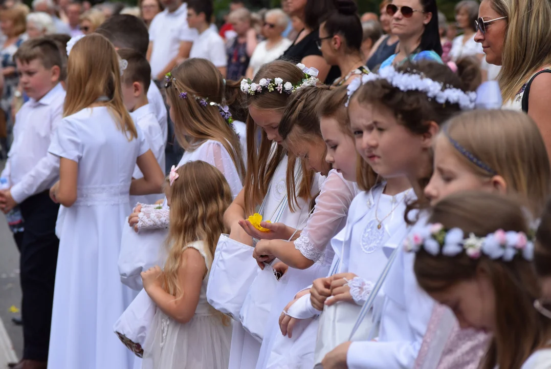 procesja Bożego Ciała w parafii Matki Bożej Dobrej Rady w Zgierzu