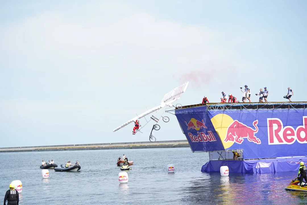 Gdańskie drużyny wystąpiły w Konkursie Lotów Red Bull’a. Jak im poszło? [ZDJĘCIA] - Zdjęcie główne