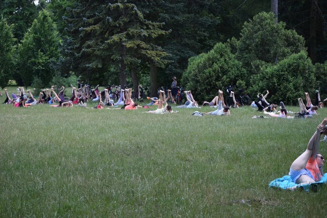 Joga w Parku Poniatowskiego