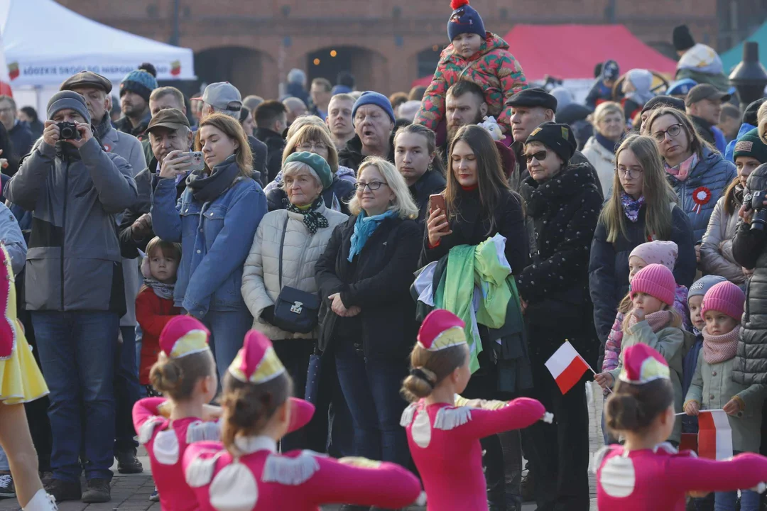 Święto Niepodległości przed Manufakturą