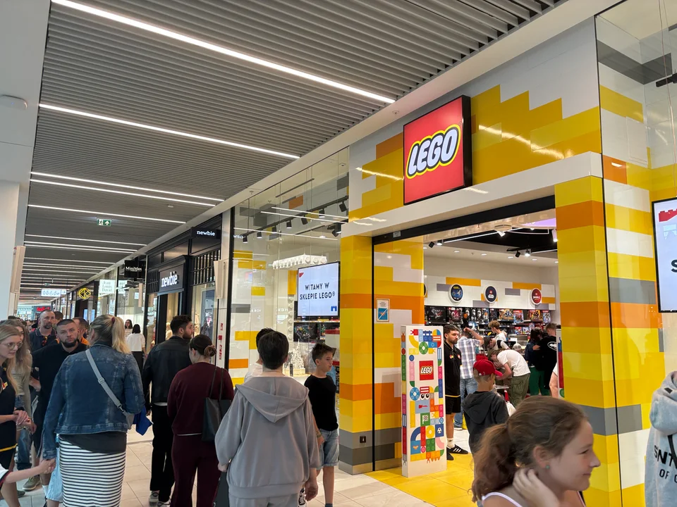 Darmowe klocki LEGO w Gdańsku. Tłumy przed LEGO Store