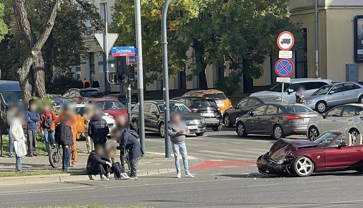 Wypadek na skrzyżowaniu Zachodnia-Lutomierska. Pół kabrioletu skasowane