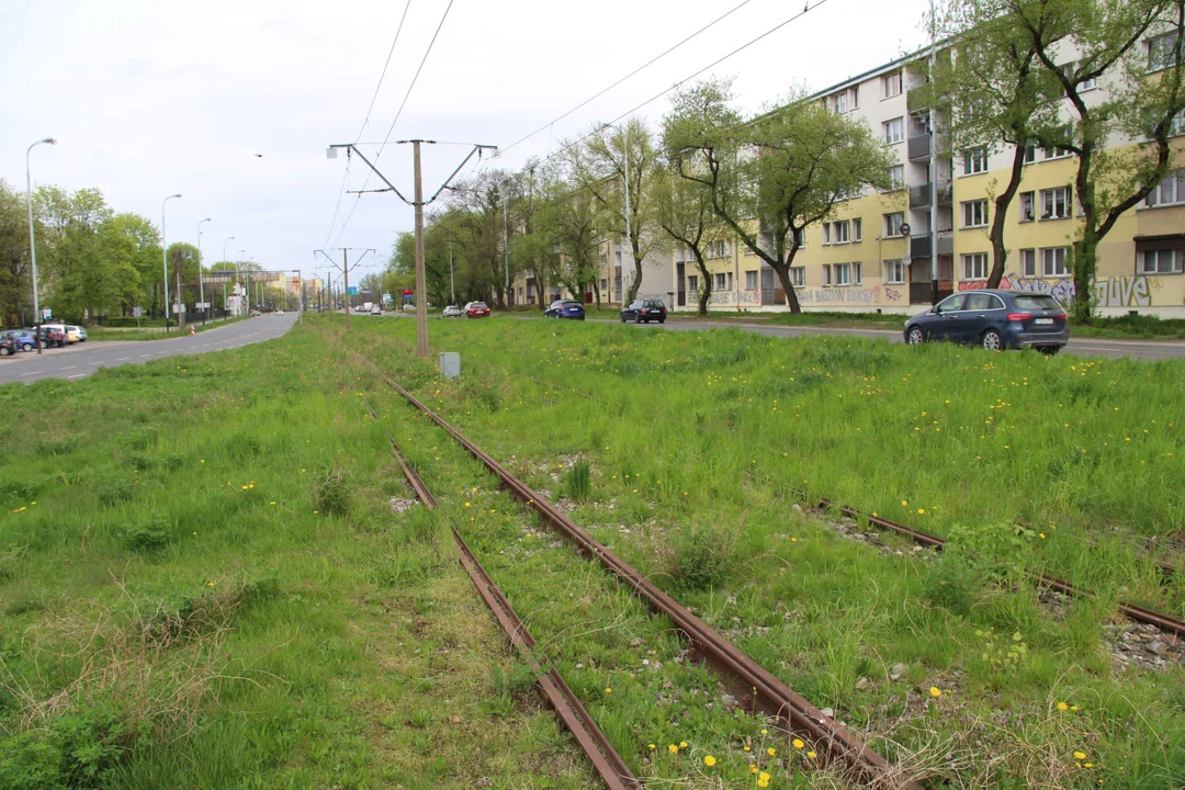 Mieszkańcy Dąbrowy czekają na powrót tramwajów MPK