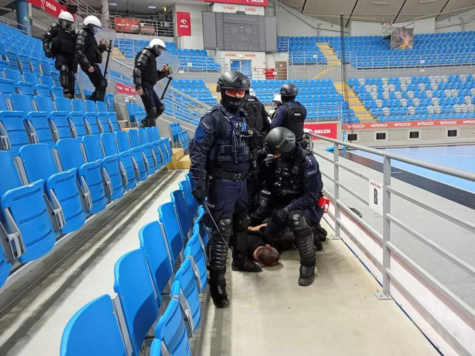 Gorąco w Orlen Arenie. Kibice, dym i ranni, czyli sprawdzian, którego wolelibyśmy nie przechodzić naprawdę