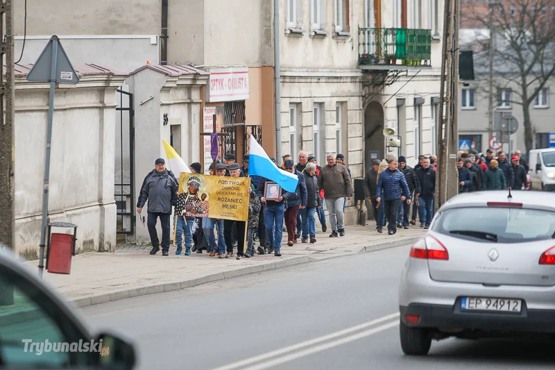 Męski Różaniec ulicami Piotrkowa