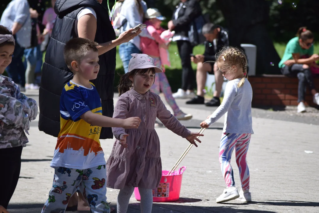 Festiwal baniek mydlanych i kolorów w Parku Miejskim w Zgierzu