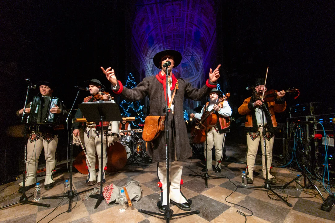 Kolędowali w płockiej katedrze. Wystąpił Staszek z Gór! [ZDJĘCIA] - Zdjęcie główne