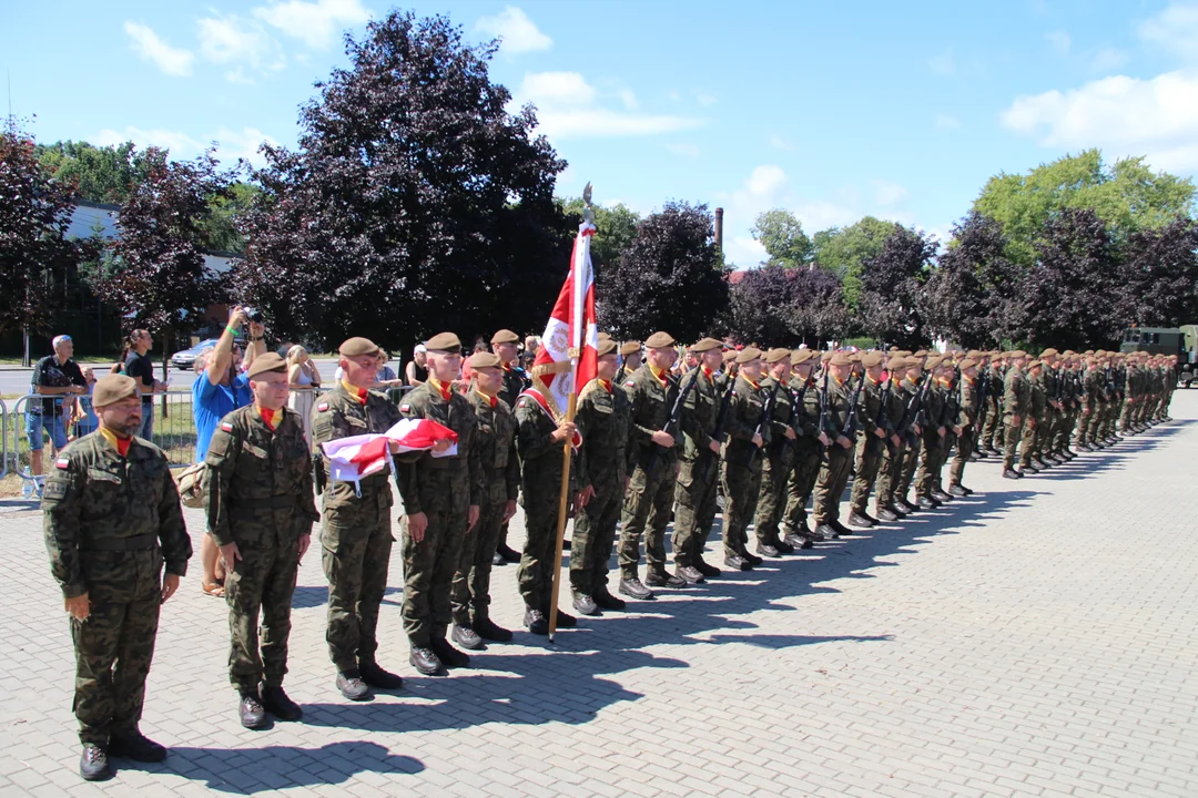 Przysięga wojskowa żołnierzy dołączających do 9 Łódzkiej Brygady Obrony Terytorialnej