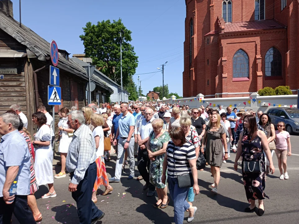 Ulicami Zgierza przeszły procesje Bożego Ciała.