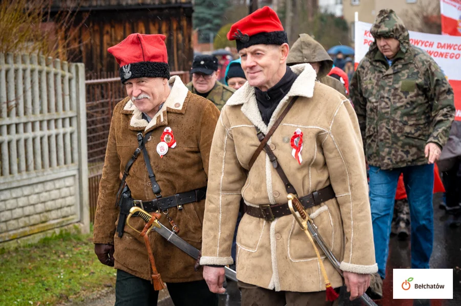 Przeszli szlakiem powstańców. Bełchatowianie wzięli udział w historycznym marszu [FOTO] - Zdjęcie główne