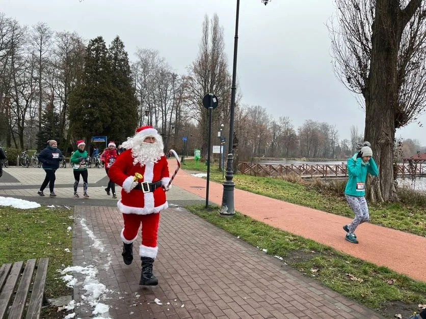 Bieg Mikołajkowy w Zgierzu.