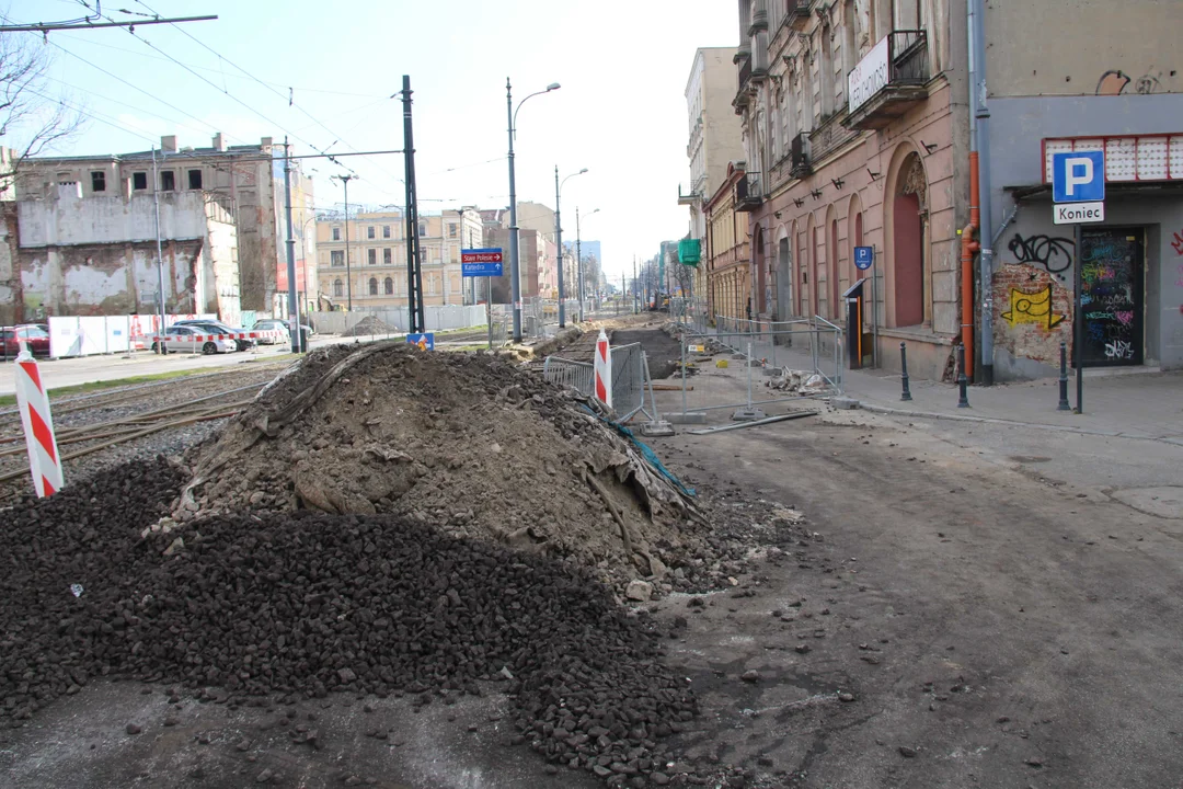 Budowa torowiska tymczasowego na al. Kościuszki w Łodzi