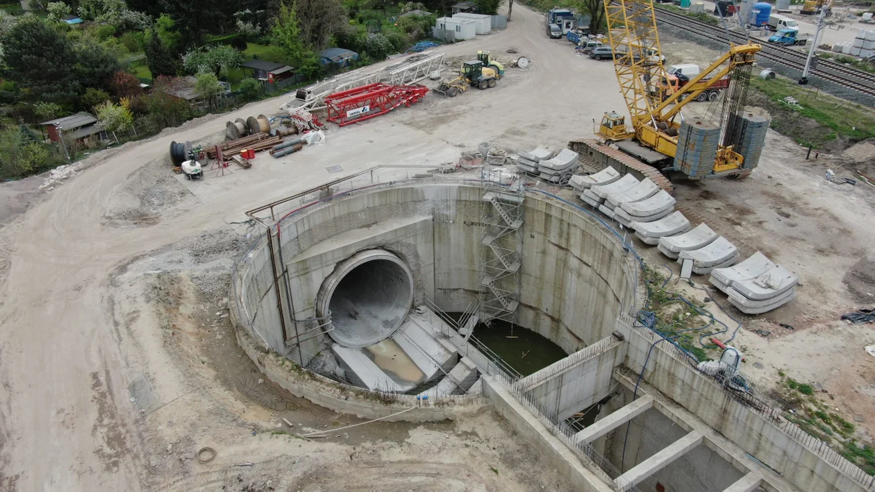 Budowa tunelu kolejowego pod Łodzią - stan na kwiecień 2024 r.