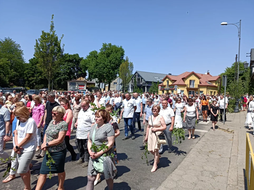 Ulicami Zgierza przeszły procesje Bożego Ciała.