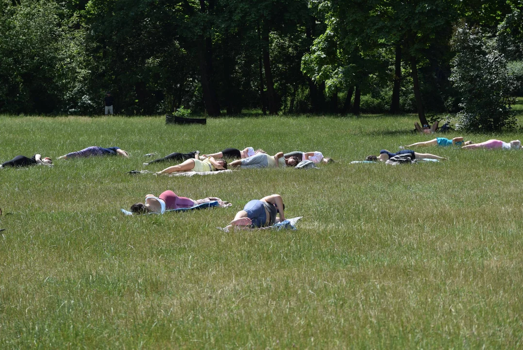 Joga w Parku Poniatowskiego