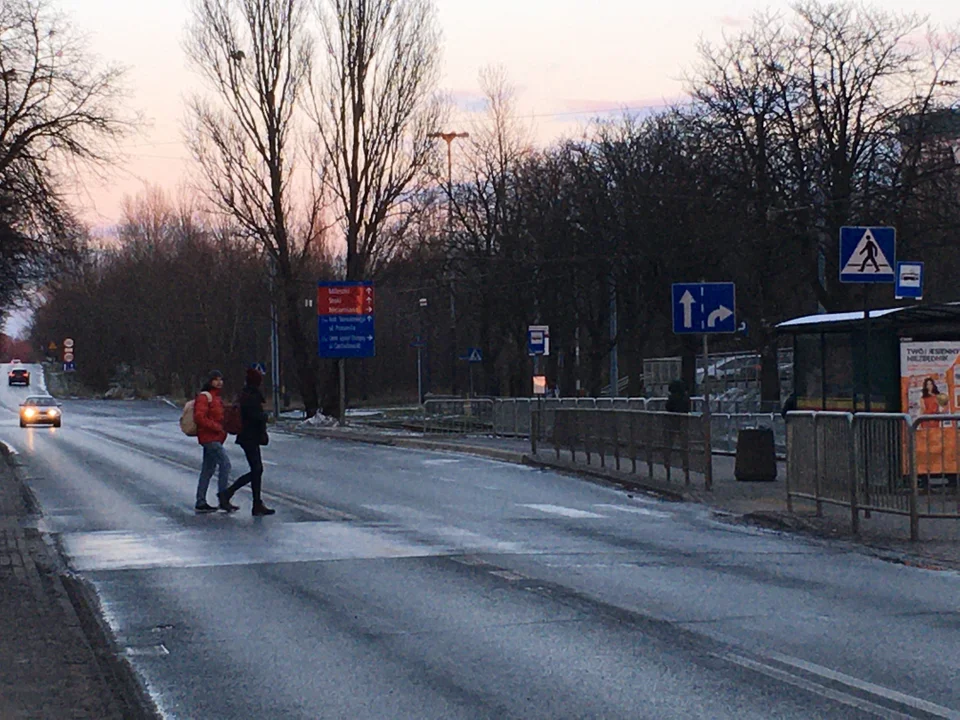 Niebezpieczne przejście na ul. Pomorskiej. Tutaj może dojść do tragedii