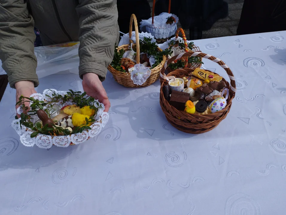 Święcenie pokarmów w Wielką Sobotę. Zobacz, pięknie udekorowane koszyczki wielkanocne [galeria]