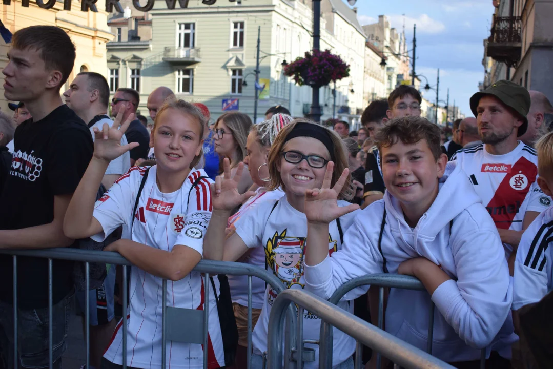 Prezentacja drużyny ŁKS-u na placu Wolności