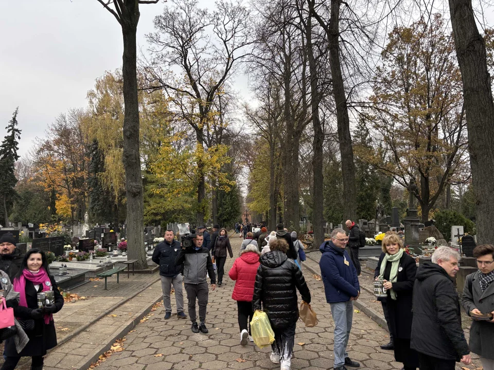 Stary Cmentarz w Łodzi podczas Wszystkich Świętych 2024